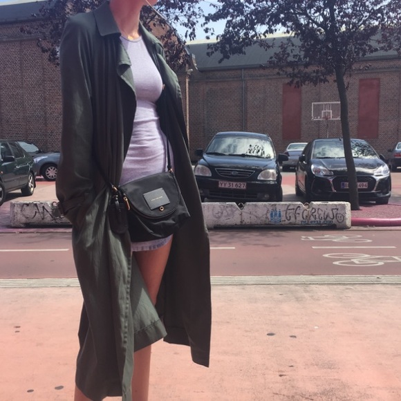 Light weight trench coat - Picture 2 of 5